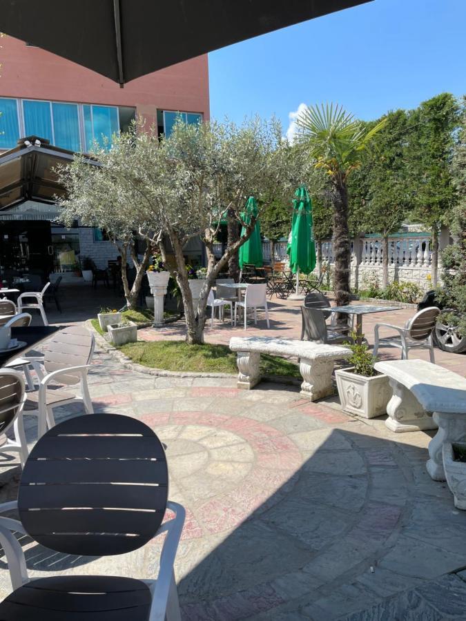 Bajovah Apartments & Restaurant ティラナ エクステリア 写真