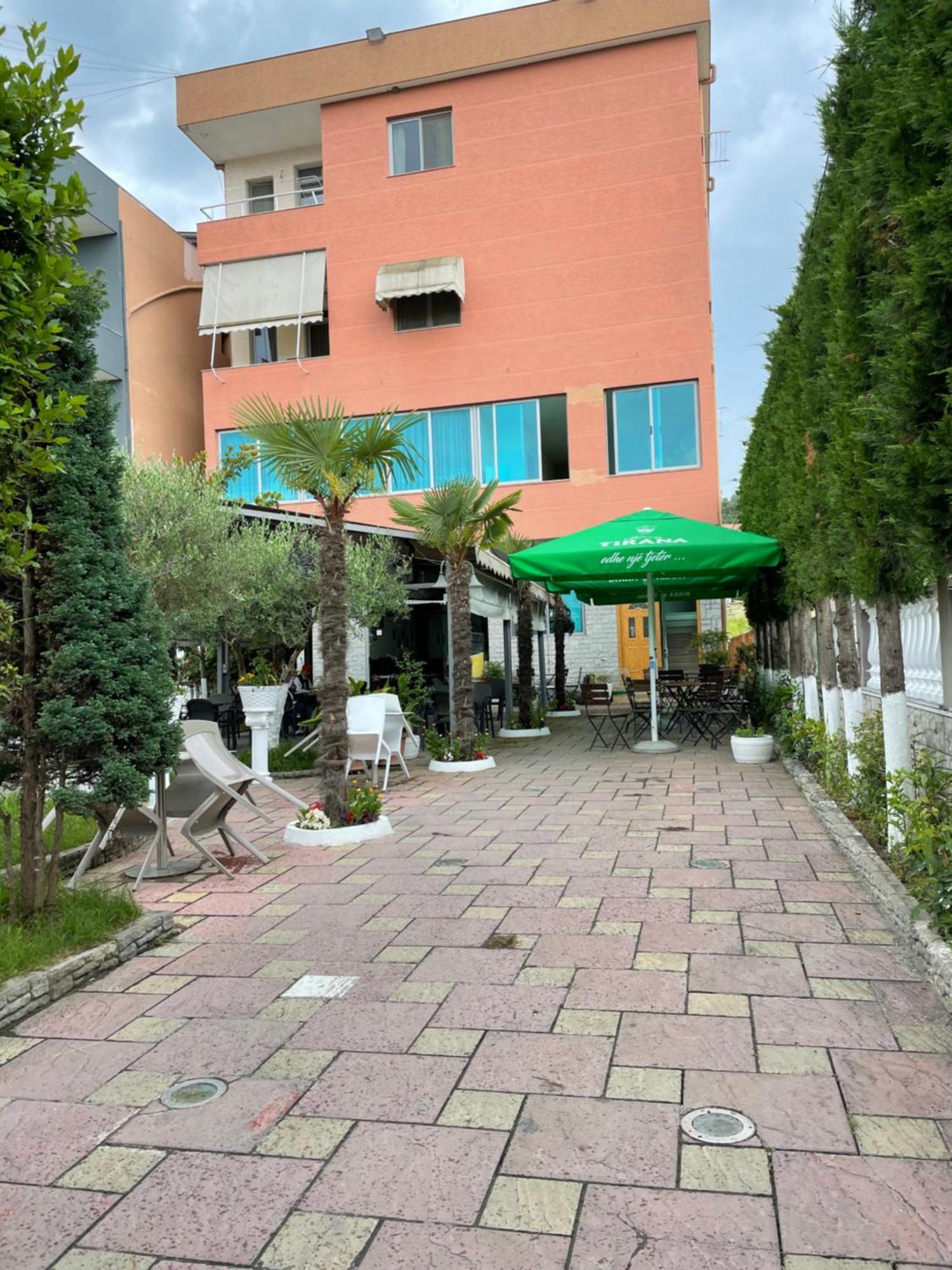 Bajovah Apartments & Restaurant ティラナ エクステリア 写真