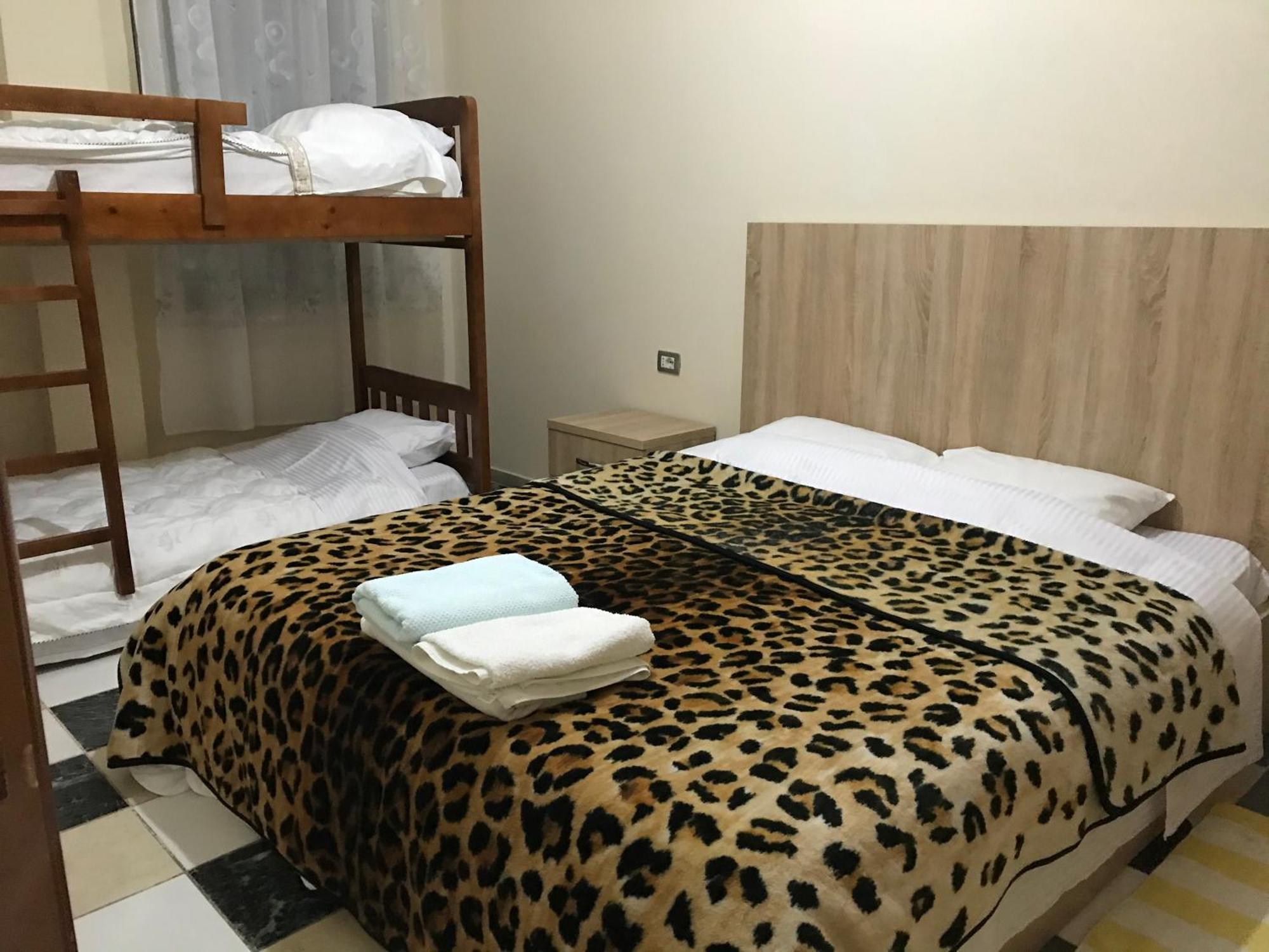 Bajovah Apartments & Restaurant ティラナ エクステリア 写真
